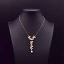 Damhalsband med pärlor och blommor 3