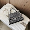 Dam crossbody väska prydd med dekorativa stenar Övre handtag Kedja av glänsande kulor Klapp i form av ett kuvert PU läder och polyester 3