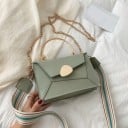 Dam crossbody väska med runt metallhandtag Kedja och bred textilrem Klapp med gyllene dekoration PU-läder 20 x 13 x 8 cm 2