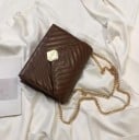 Liten dam crossbody-väska med klaff Kedjestraps i guld Geometrisk metallspänne PU-läder och polyester 23 x 19 x 8 cm 2