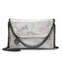 Dam crossbody handväska med kedjestropp Klaff kantad med kedja Rund metallprydnad PU-läder och polyester Mått 29 x 19 x 7 cm 4