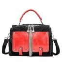 Dams crossbody väska med handtag och rem Svart med röda paneler och nitar Dragkedja med kedjehängande fransar PU-läder och polyester 25 x 18 x 12 cm 1