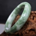 Bracciale rigido da donna in giada 1