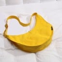 Damernas crossbody-väska i tyg Stor axelväska i halvmåneform Dragkedjestängning Bred justerbar rem 50 x 13 x 40 cm 3