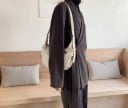 Dam crossbody väska i halvmåneform Mjuk och rymlig Dragkedjestängning Rem med spänne PU-läder och polyester 31 x 11 x 20 cm 1
