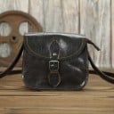 Dams crossbody väska i äkta läder Saddelform med lock och metallspänne Vintage utseende Lång axelrem 18,5 x 7,5 x 15 cm 2