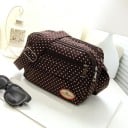 Dam crossbody väska med prickigt mönster Huvudfack och framfickor med dragkedja Justerbar rem Nylon och polyester 29 x 17 x 6 cm 3