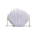 Dam crossbody väska i form av en snäcka Glittrig ribbad yta Kedjestraps i guld färg Plast och polyester För staden och fest 1
