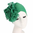 Dams turbanmössa med stor rynkad blomma på sidan Elegant huvudbonad av bomull och polyester Universell storlek 15