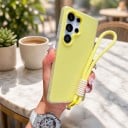 2v1-es tok Samsung Galaxy S24 FE telefonhoz csuklószíjjal Szilikon tok zselé hatással Mobil tok kézre akasztható zsinórral 2