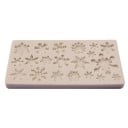 Silikónová 3D forma na pečenie so snehovými vločkami rôznych tvarov a veľkostí Zimný a vianočný motív Rozmer formy 11,6 x 5,8 cm 3