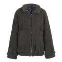 Dam varm fluffig jacka med dragkedja och uppvikt krage samt foder Löst oversize snitt Två stora framfickor Polyester För varje dag 4