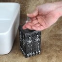 Distributeur de savon avec des squelettes 3