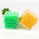 3D bludisko v priehľadnej kocke Hlavolam s guľôčkou ovládanou otáčaním a nakláňaním Kapsová veľkosť 5,2 x 5,2 cm Plast ABS 8