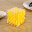 3D-labyrint i en genomskinlig kub Pussel med en kula som styrs genom vridning och lutning Fickstorlek 5,2 x 5,2 cm Plast ABS 4