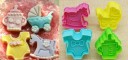 3D udstikkere til marcipan og ingefærkager med børnemotiver Barnevogn body flaske og gyngehest Plastisk sæt 4 stk Størrelse omkring 5 cm 2