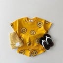 Camiseta y pantalón corto infantil con caras sonrientes 3