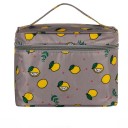 Damkosmetisk väska i form av en resväska med tryck Handtag och dragkedja runt locket Polyester 15 x 16 x 22 cm För smink och toalettartiklar 8