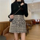 Damsk rutig mini kjol med lappar fickor Hög midja A-linjeform Dekorativa knappar Strukturerad tyg Akryl bomull polyester 2