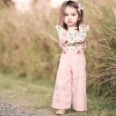 Camiseta y pantalón de niña con estampado floral 5