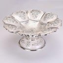 Etagère met ornamenten 4