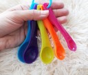 5 stk farvede plastik målebægre 3