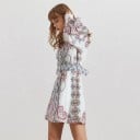 Rochie mini cu mâneci largi 3