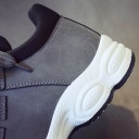 Moderna damsneakers på en plattform 5