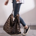 Damstor leopardväska över axeln Rymlig mjuk shopper med två långa handtag för vardagligt bruk Nylon och PVC 40 x 22 x 46 cm 3