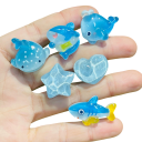 6 ks dekorace na crocsy 3D modrý mořský motiv ryby 2–3 cm pryskyřice ozdoby na boty vodní zvířata doplňky obuvi charms 2