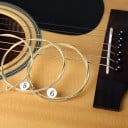 6 st Sats med strängar för akustisk gitarr Messing sexkantig stålkärna Hållbara gitarrsträngar med klar ton och lång livslängd 3
