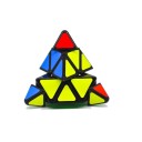 Rubiks pyramide 2