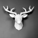 Sculpture suspendue de cerf 1