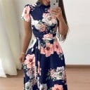 Lång damklänning med blommor 5