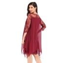 Vestido elegante de mujer con encaje. 4
