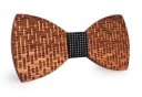 Elegant fluga i trä - graverad J659 2