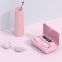 Trådlösa in-ear hörlurar med bluetooth 5.0 Laddningsbox 2200 mAh med display Frekvensområde 20 Hz till 20 kHz Sex silikonöverdrag 7