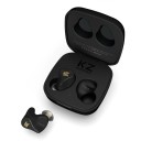 Trådlösa formade in-ear hörlurar Bluetooth 5.0 Räckvidd 20 m Frekvensområde 20 Hz till 20 kHz Känslighet 115 dB Laddningsbox 400 mAh 4
