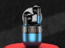 Trådlösa in-ear hörlurar med ben Bluetooth 5.0 Laddningsbox i kapselform Digital display för laddningsstatus Känslighet 92 dB 5