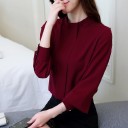 Dams formalblus med långa lösa ärmar och smala manschetter Ståkrage Vertikalt veck fram För intervjuer och möten 5