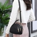 Liten dam crossbody handväska med handtag och bred justerbar rem Flera fack med dragkedja Polyester Mått 17 x 14 x 8 cm 7