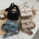 Liten dam crossbody-väska med lock och handtag Krokodilmönster Guldmetallspänne Bred justerbar rem PU-läder 19 x 13,5 x 6,5 cm 6