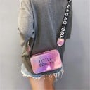 Dam crossbody väska över axeln Glänsande yta Text på framsidan Bred rem med tryck Dragkedja PU läder 21 x 12 x 6 cm 7