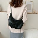 Damsk crossbody-väska över axeln i halvmåneform Stängning med dragkedja PU-läder och polyester 29 x 14 x 27 cm För mobil och småsaker 6
