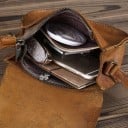 Dams crossbody väska i äkta läder Saddelform med lock och metallspänne Vintage utseende Lång axelrem 18,5 x 7,5 x 15 cm 7