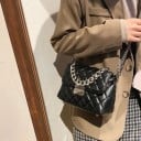 Dam quiltad crossbody väska med massiv kedja och lock Metallspänne Lång kedjeaxelrem av PU-läder 23 x 16 x 8 cm 5