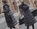 Dam lång vinter dunjacka med huva Quiltade fack Längd ner till knäna Sidofickor Yttermaterial av polyester Fyllning av dun och bomull 10