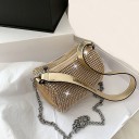 Damväska med glittrande stenar 16 x 11 x 11 cm Kompakt form med dragkedja Handtag för axel och lång metallkedja för crossbody-bärning 7