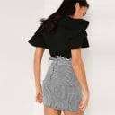 Damernas rutiga mini kjol med hög volangmidja Volangkant Tajt passform Svartvitt mönster Polyester För vardagligt bruk 4