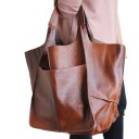 Damstor väska över axeln med breda handtag Rymlig framficka Inre ficka med dragkedja Mjuk form Konstläder 28 x 40 x 28 cm 6